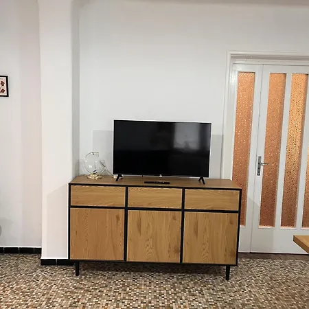 Sunflower Apartment *